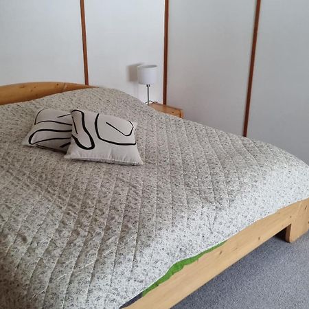 Apartamento Pension Hof Zur Stilli Davos Exterior foto