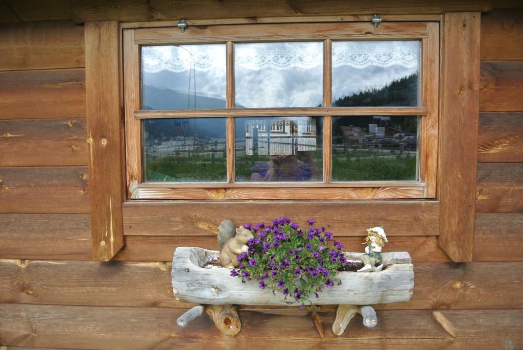 Apartamento Pension Hof Zur Stilli Davos Exterior foto